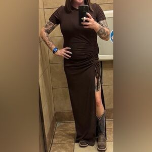 TRÜE by Courtney Hensley Brown Ruched Maxi Dress Size L Slit